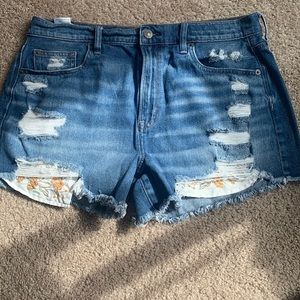 American Eagle size 14 distressed shorts
